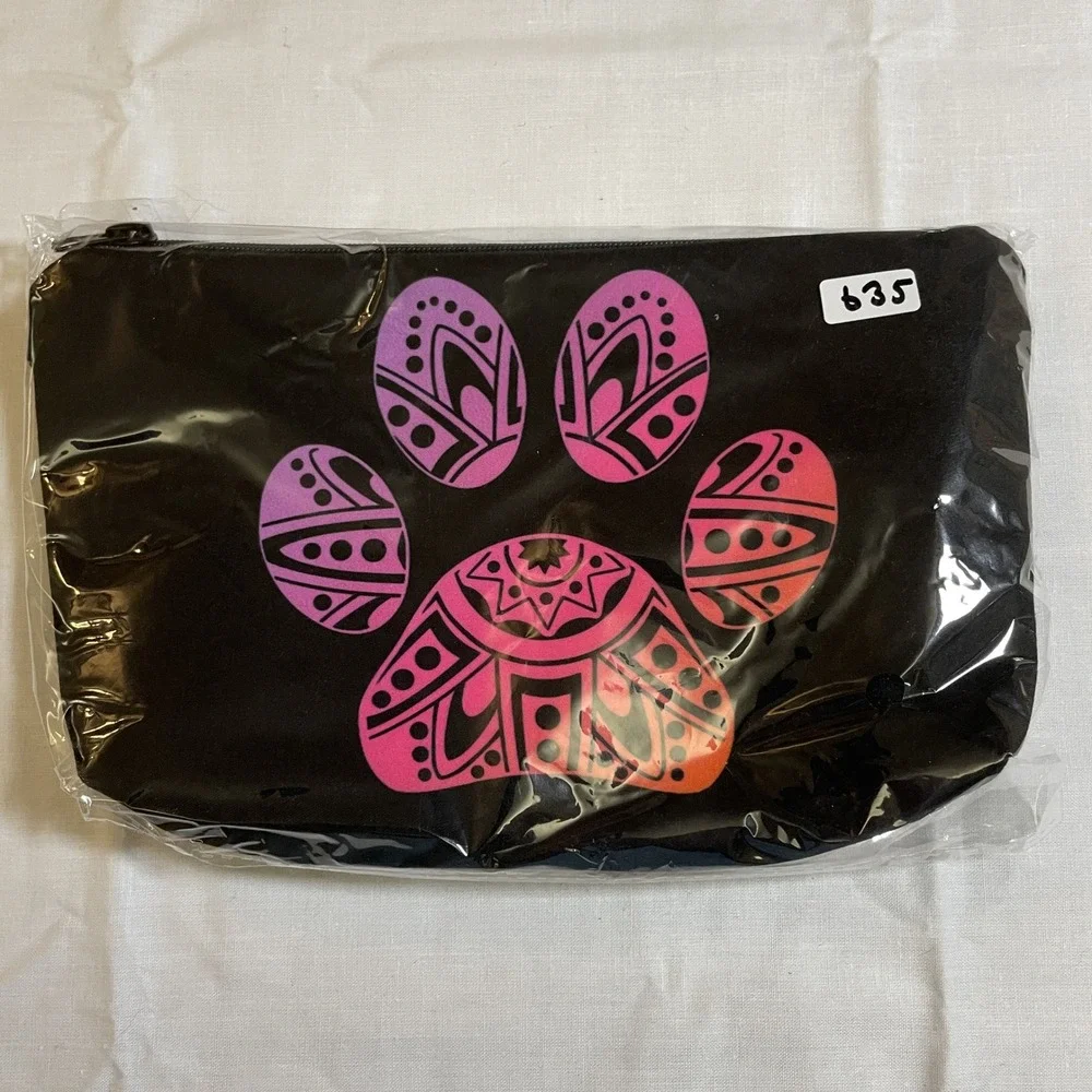 The Pouch Cosmetic Bag Womens OS Black NWT Paw Print Mandala Travel Makeup Case